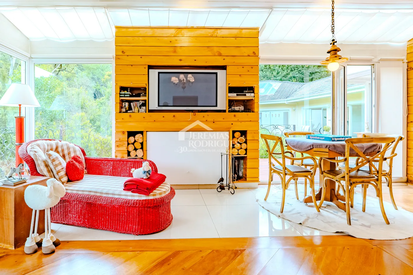 Casa com 6 suítes, 700 m² - Condomínio Vila Simonsen - Campos do Jordão/SP.