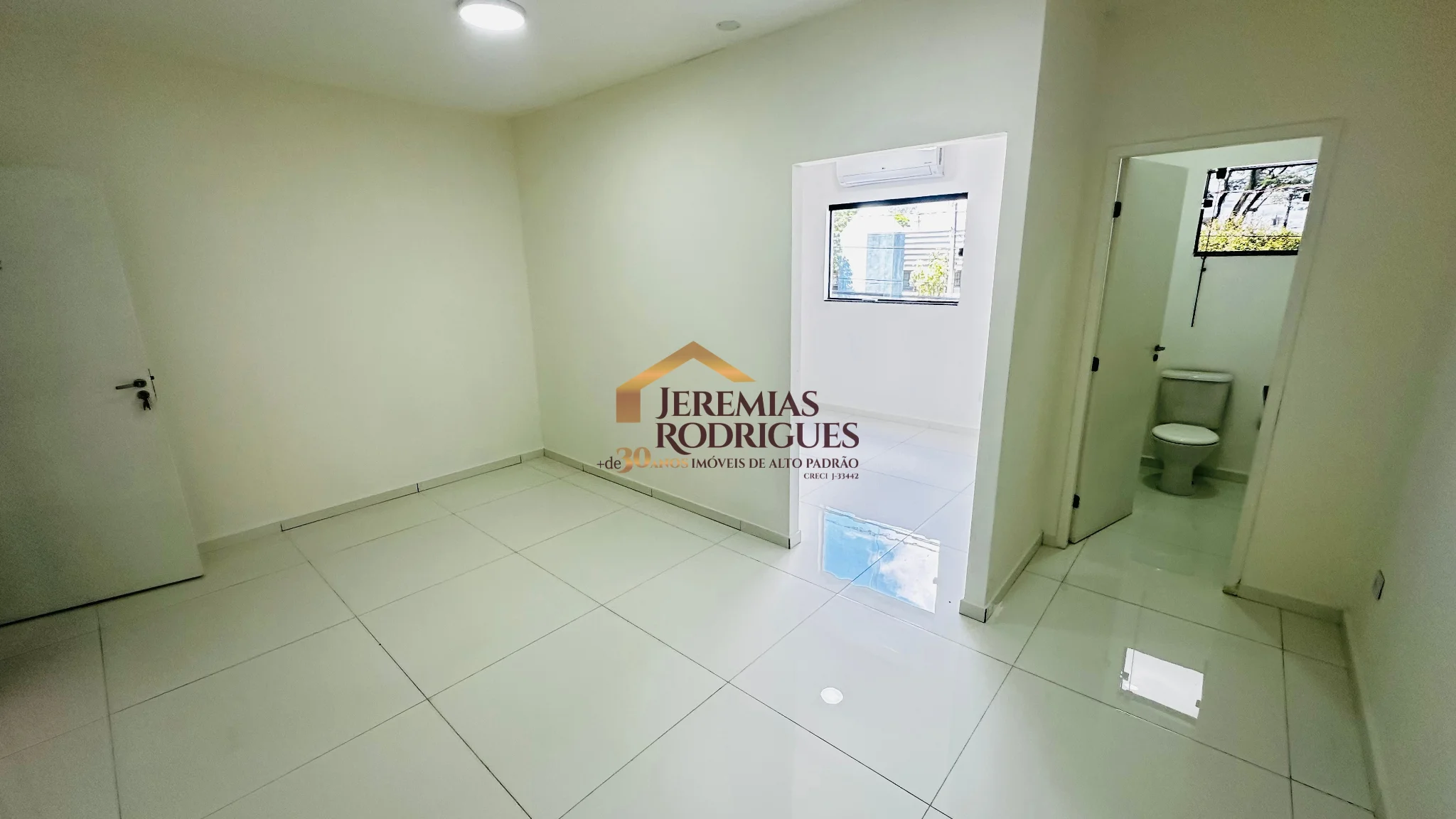 3 Salas comerciais para locação no bairro São Benedito em Pindamonhangaba/SP.