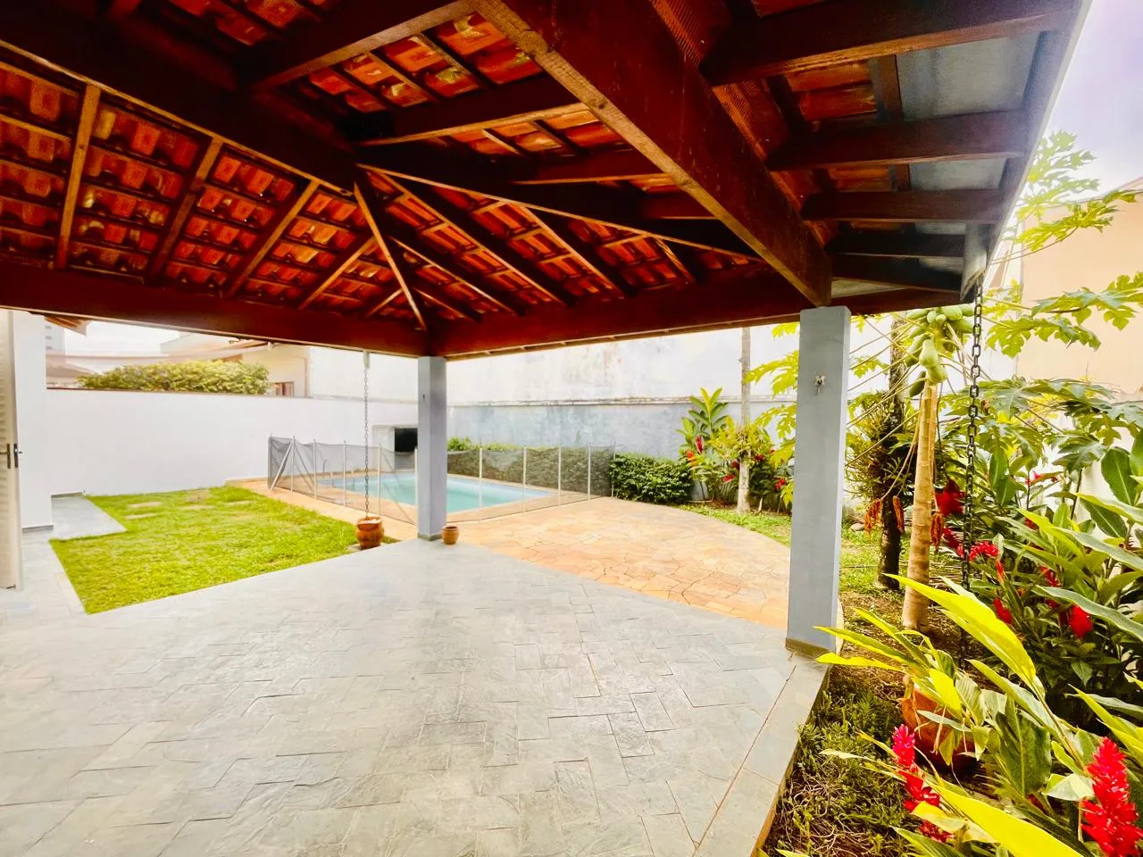 Casa com 3 dormitórios á venda no Condomínio Taubaté Village em Taubaté/SP.