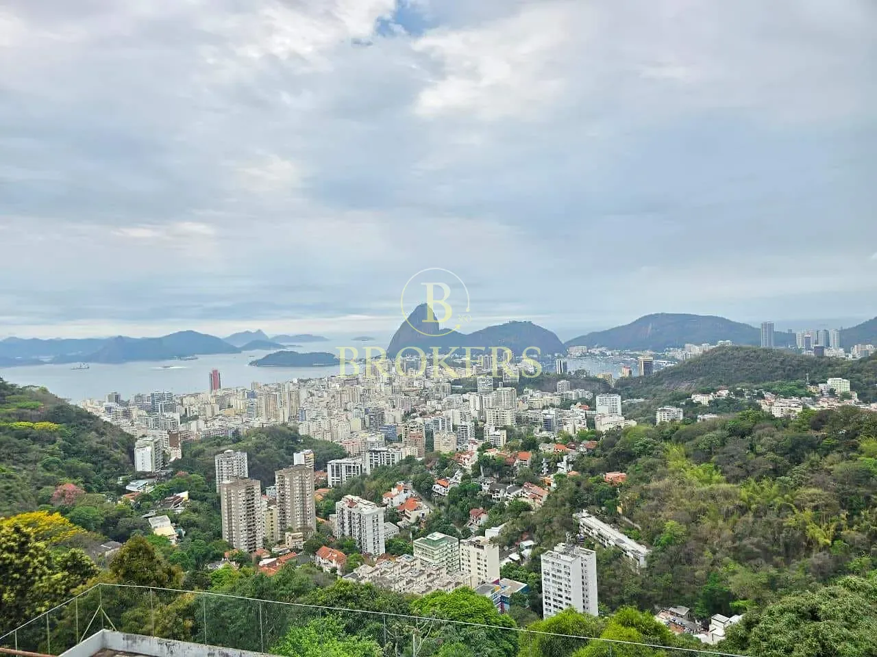 Terreno a venda em Santa Teresa com aproximadamente 15.000 m² de área e 7.000 m² de área construída — foto 1