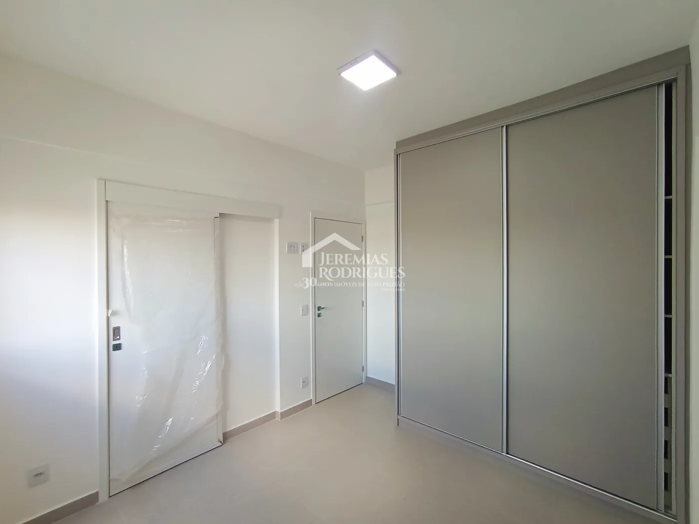 Apartamento à venda com 3 dormitórios, 119 m² no Edifício Residencial Elegance em Taubaté/SP.