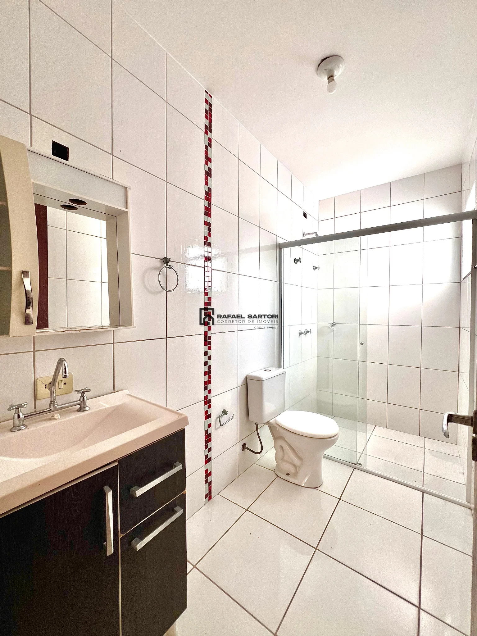 CASA COM 03 QUARTOS NO AMIZADE — foto 13