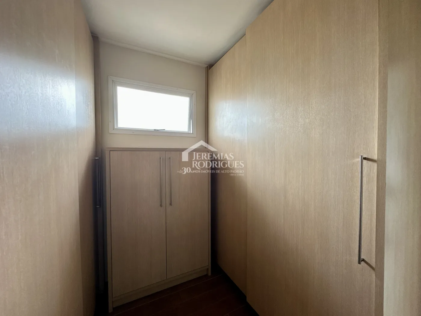 Casa para venda e locação com 4 suítes no Condomínio Campos do Conde II em Tremembé/SP