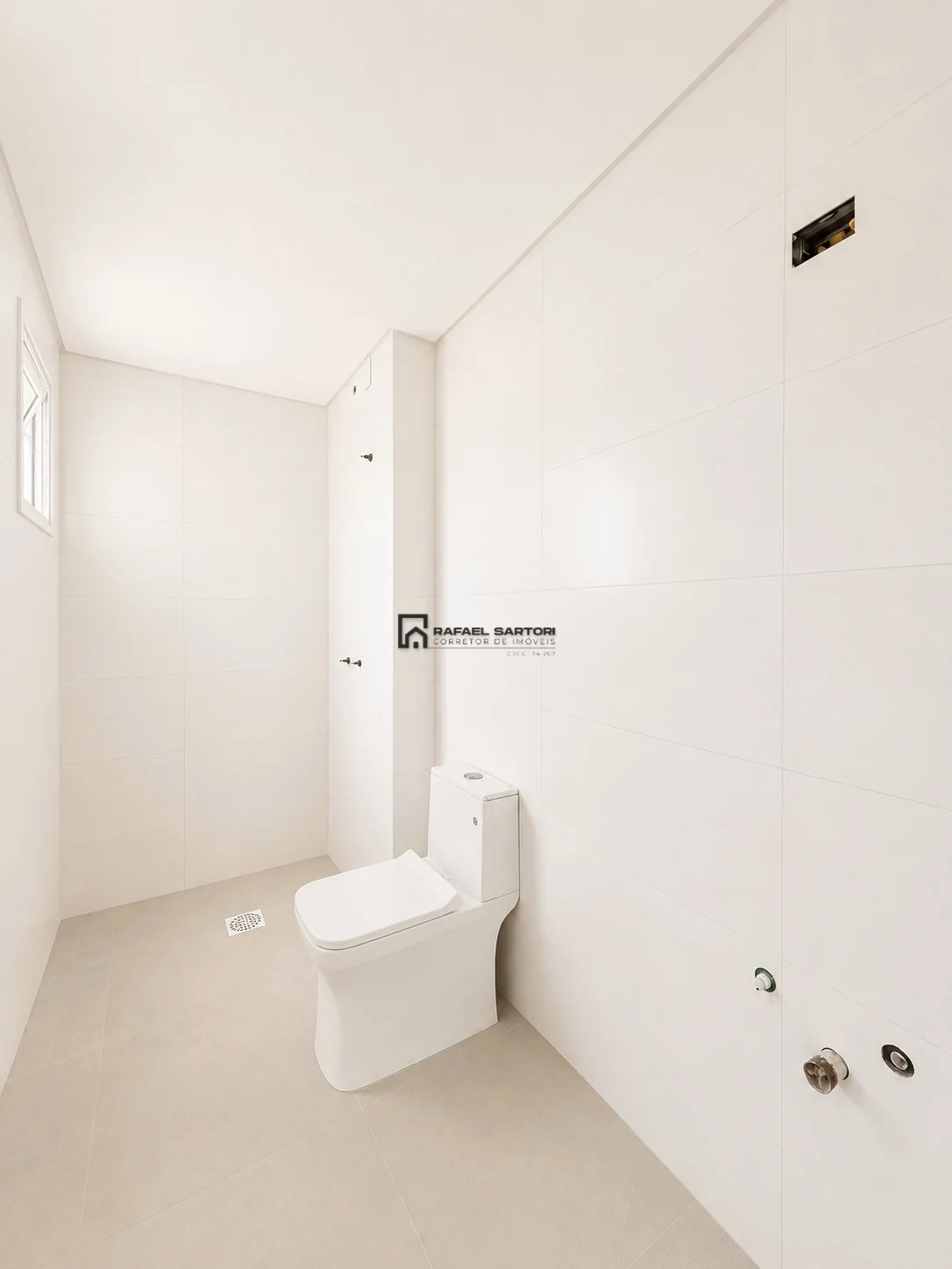 APARTAMENTO COM 03 QUARTOS NO CENTRO