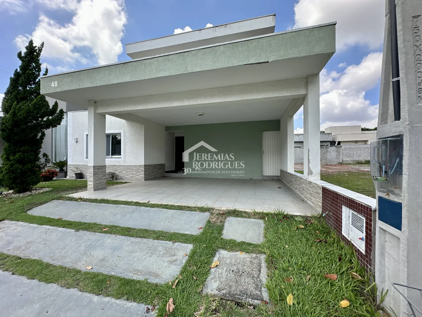 Casa para venda e locação com 4 suítes no Condomínio Campos do Conde II em Tremembé/SP