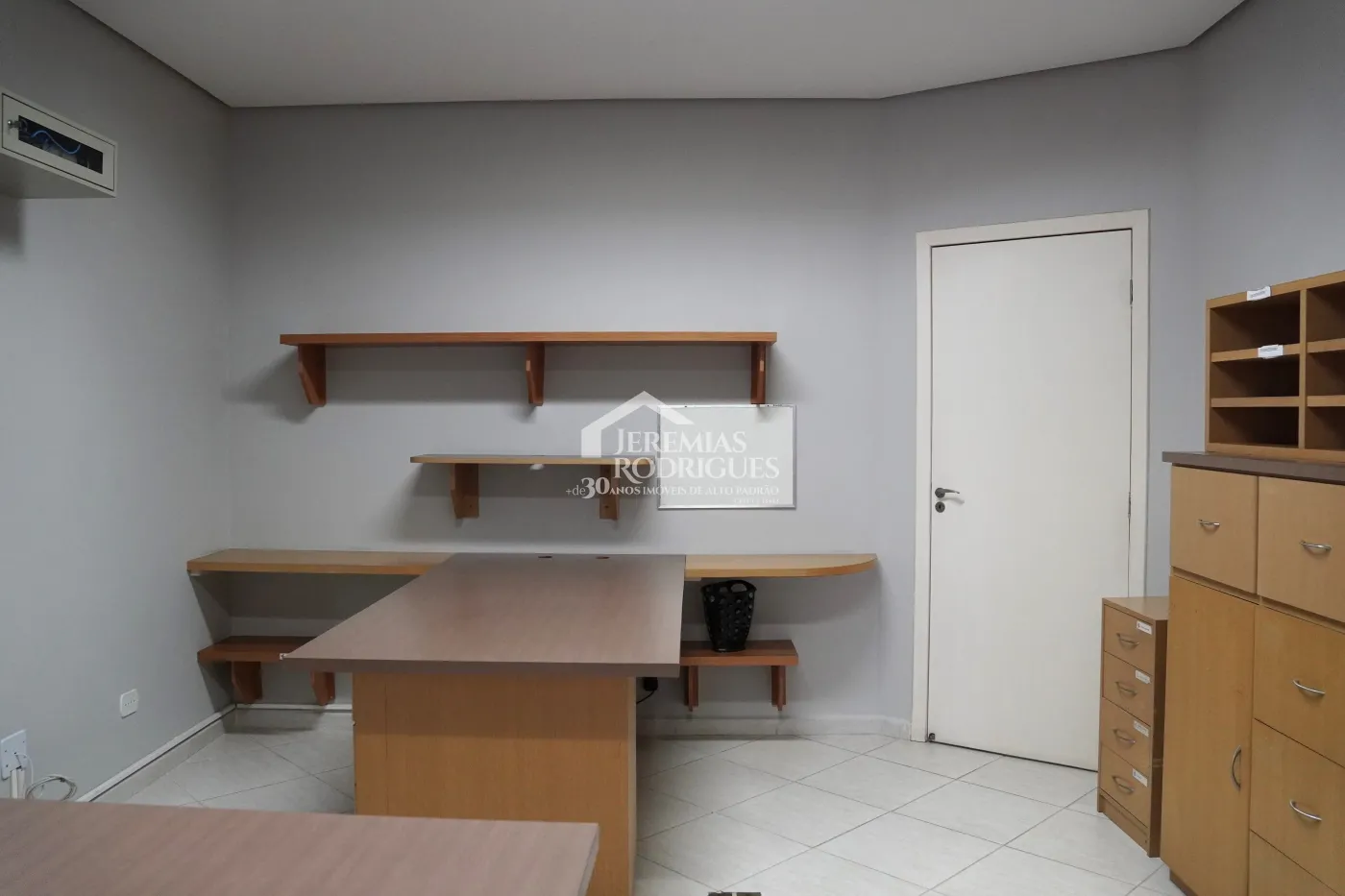 Prédio comercial com 568 m² -  Centro - Taubaté/SP