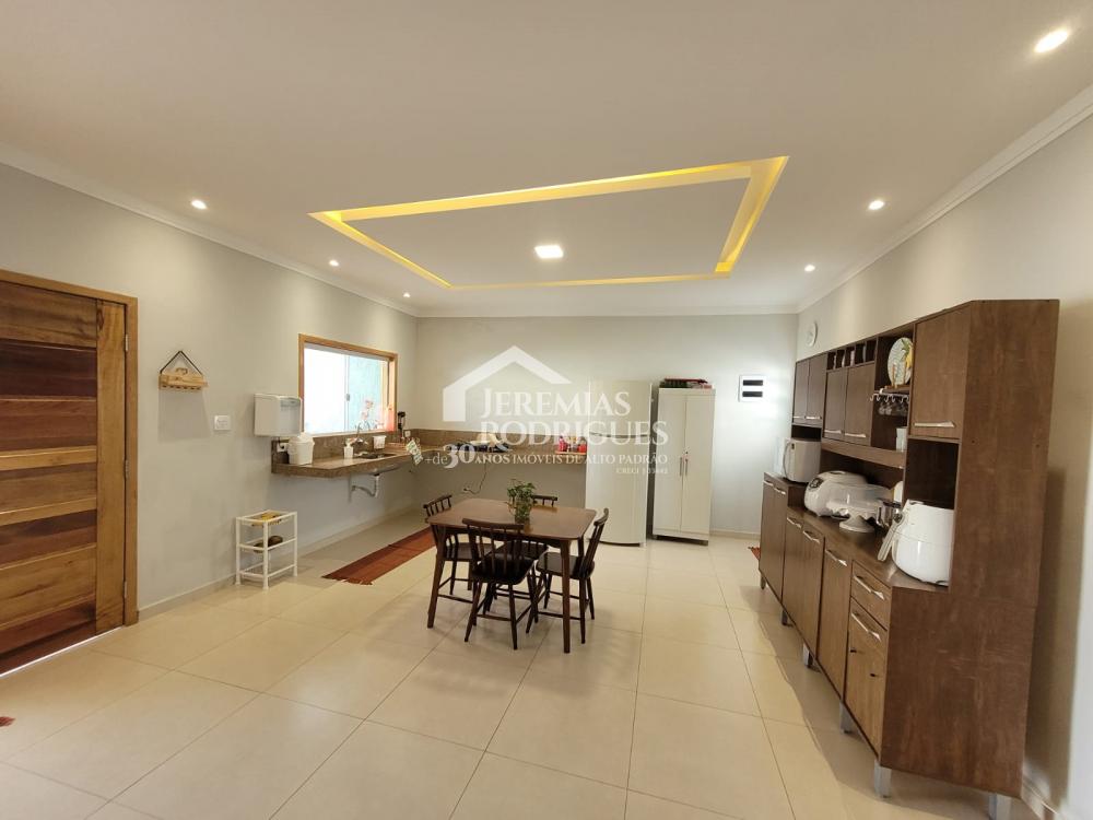 Casa térrea com 3 dormitórios - Jardim Santa Cruz - Taubaté/SP