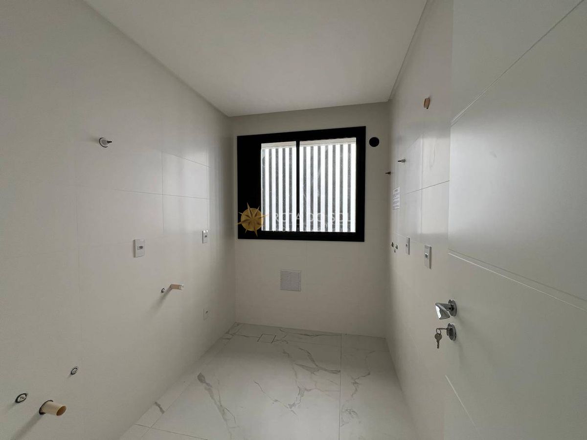 Doha Tower Apartamento Quadra Mar 4 Suítes em Meia Praia Itapema/SC