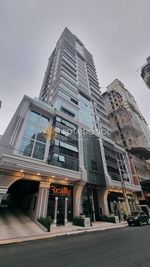 Residencial Brooklyn Tower Apartamento 4 Suítes em Meia Praia Itapema/SC — foto 1