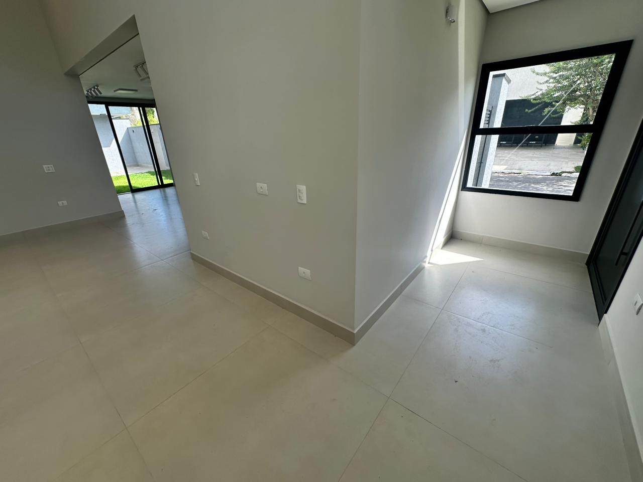 Casa para venda e locação com 3 dormitórios no Condomínio Pinheiros em Tremembé/SP. 