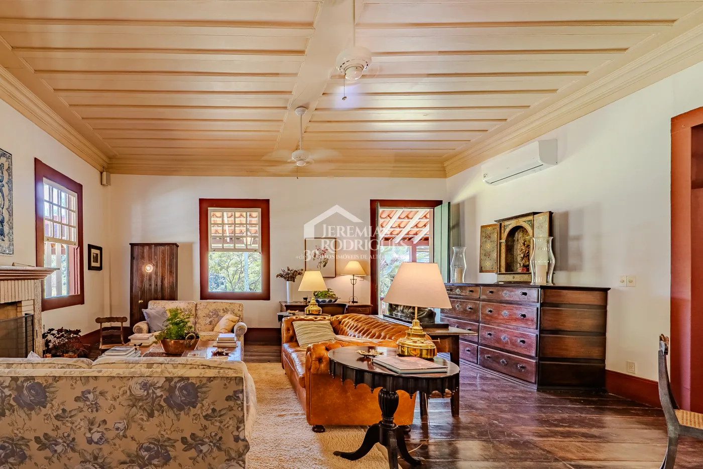 Fazenda à venda com 3.389.000,00 m² em Piraí/RJ.