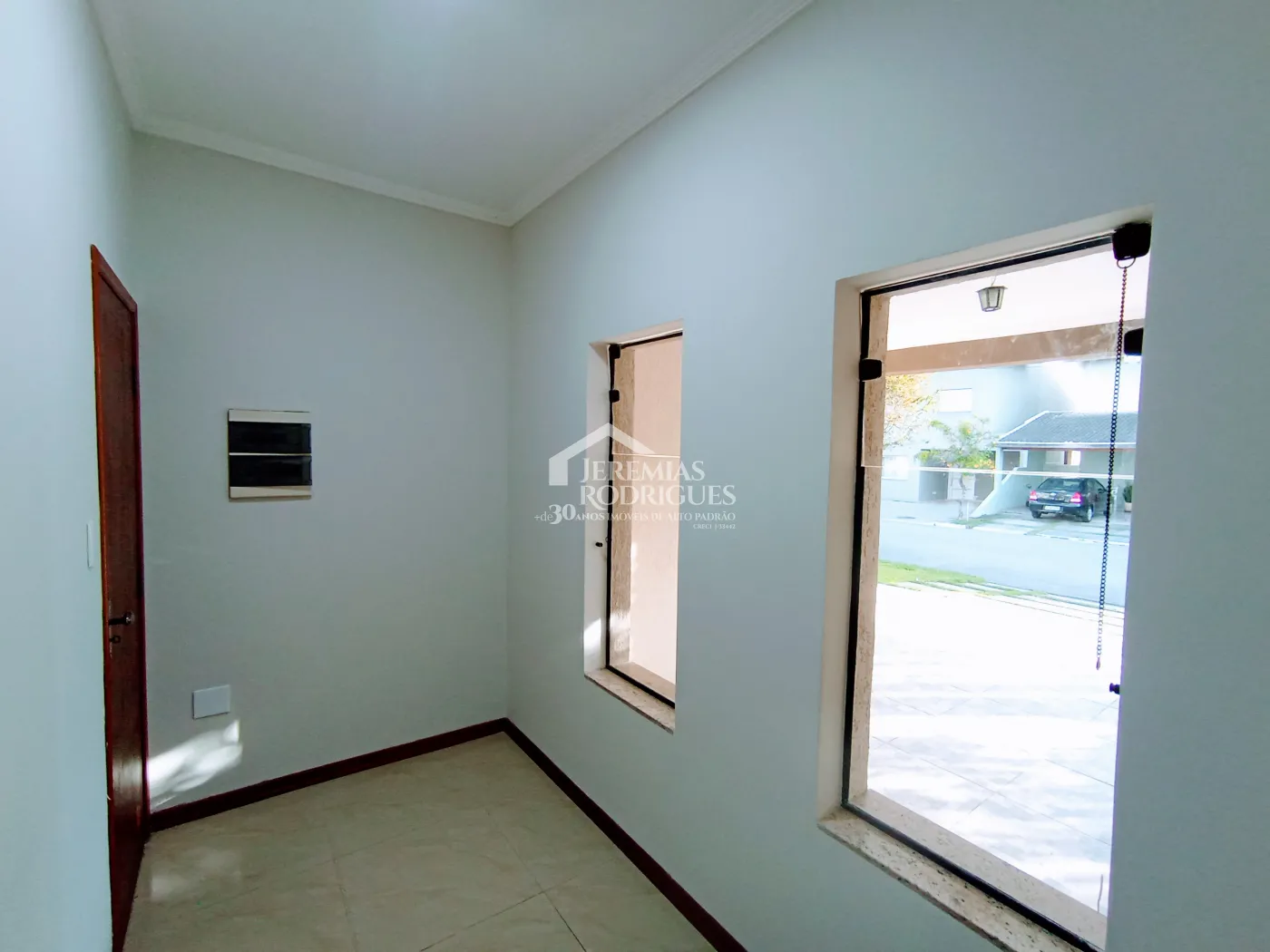 Casa para venda e locação com 4 dormitórios no Condomínio Campos do Conde I em Tremembé/SP