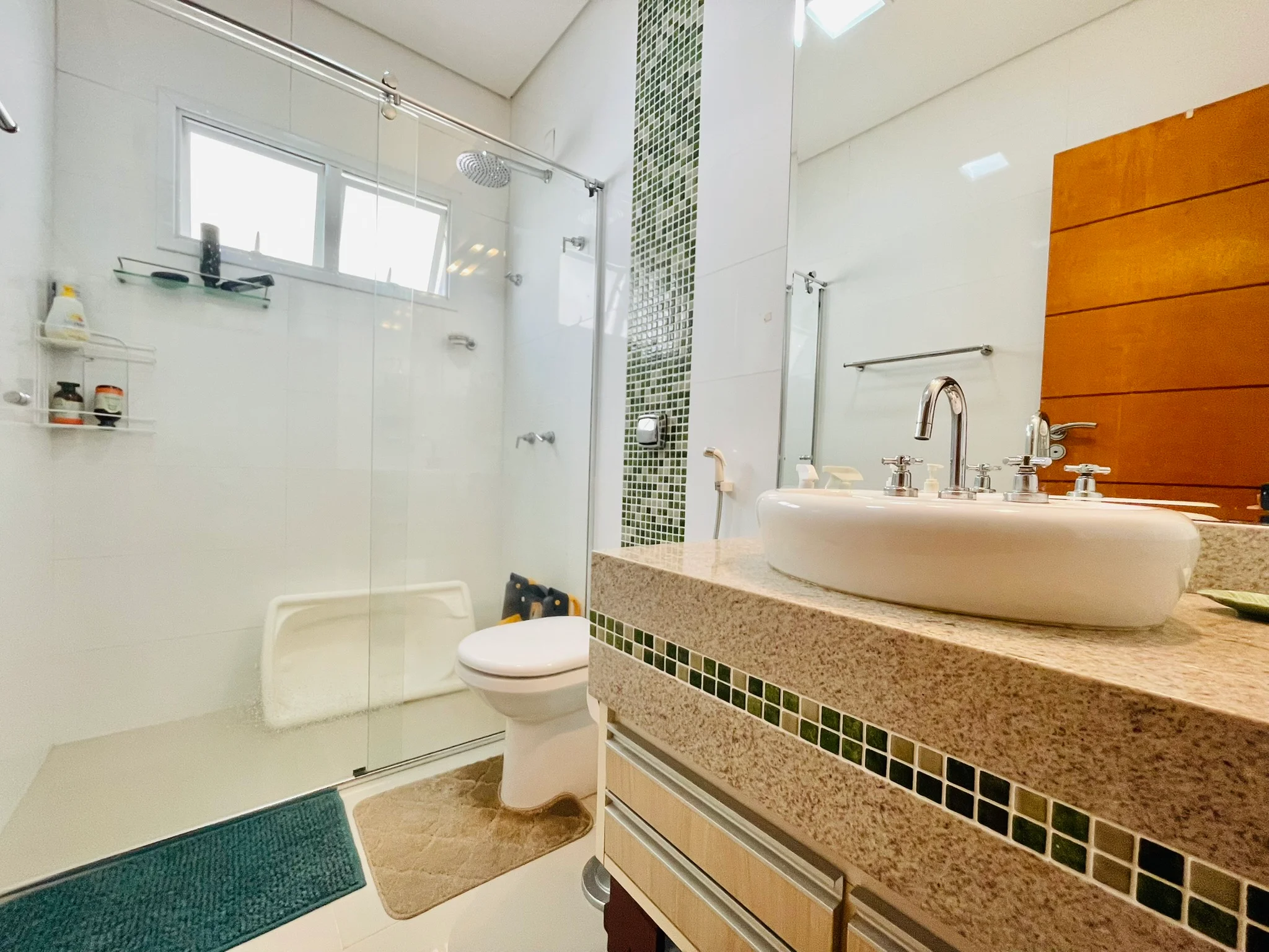 Casa à venda com 4 dormitórios no Condomínio Campos do Conde II em Tremembé/SP.