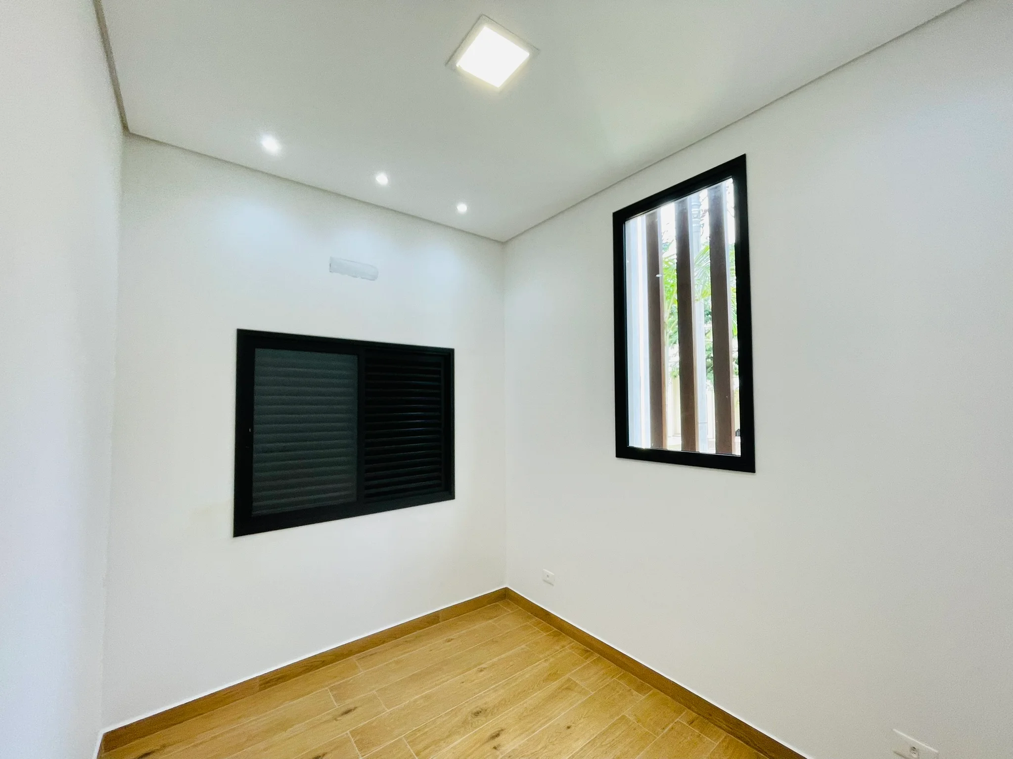 Casa à venda com 4 dormitórios no Condomínio Ouro Ville em Taubaté/SP. 