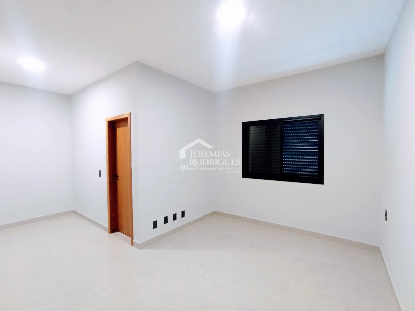 Casa para venda e locação com 3 dormitórios no Condomínio Campos do Conde II - Chambord em Tremembé/SP