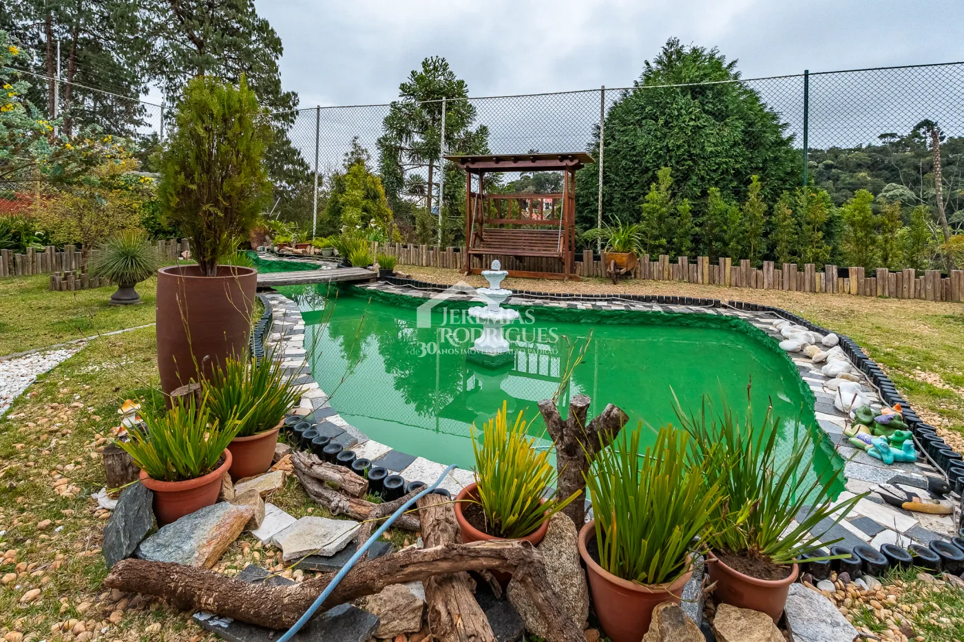 Casa com 5 suítes, 950 m² - Alto do Capivari - Campos do Jordão/SP