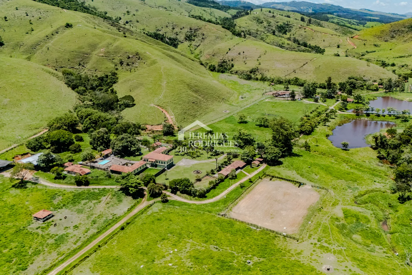 Fazenda à venda com 919,6 hectares em Cachoeira Paulista/SP.