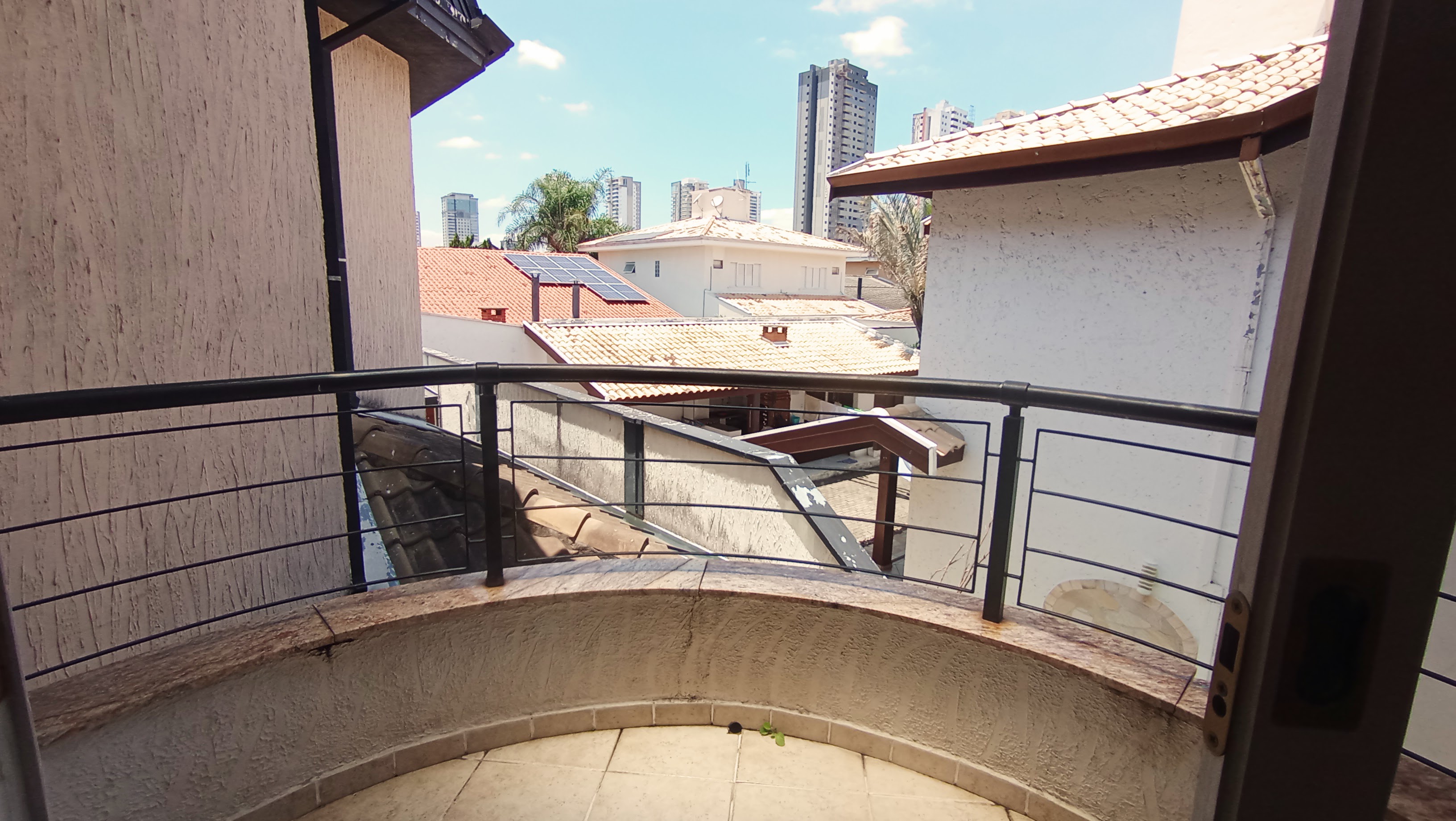 Casa à venda com 4 dormitórios no Condomínio Taubaté Village em Taubaté/SP.