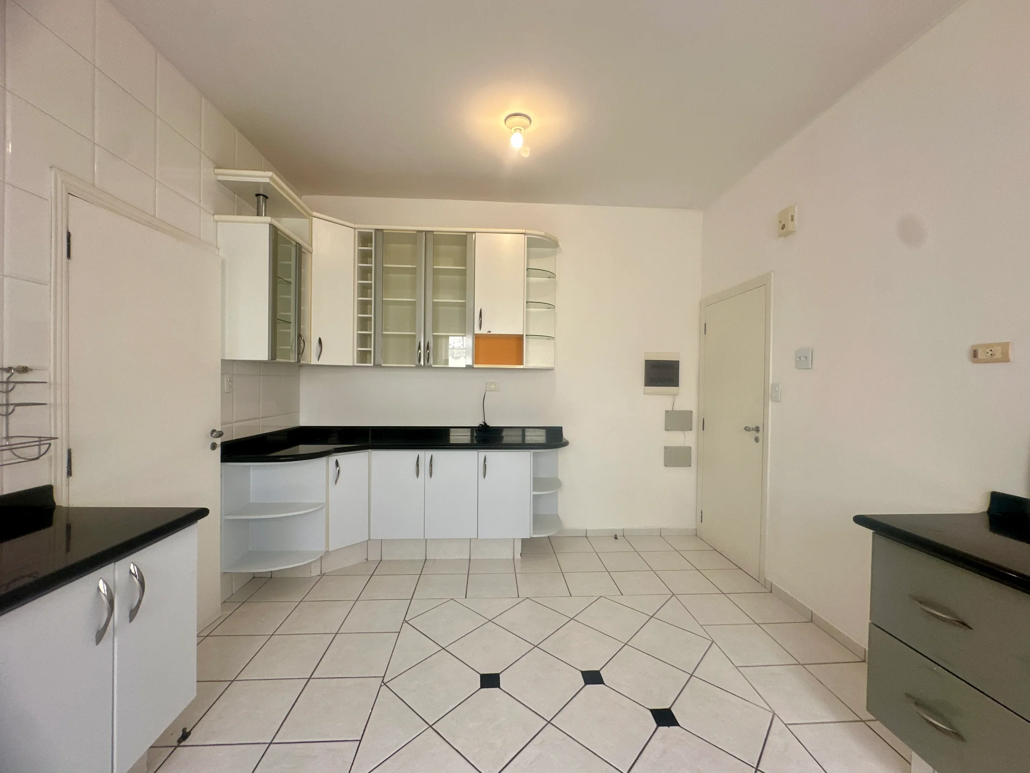 Casa para venda e locação no Condomínio Taubaté Village em Taubaté/SP.