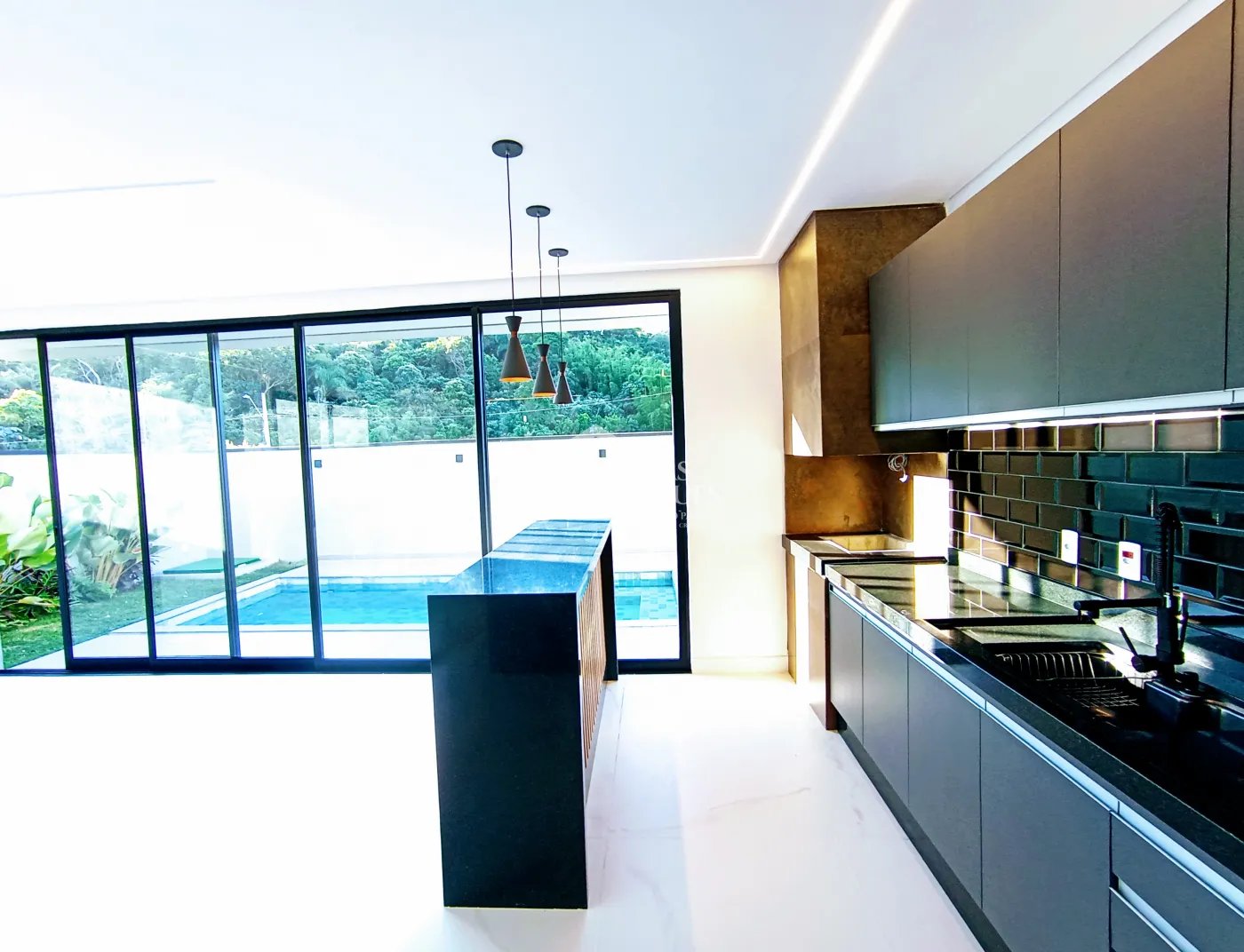 Casa assobradada à venda com 4 dormitórios no Condomínio Cyrella Landscape emTaubaté/SP.