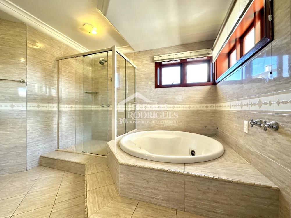 Casa com 4 quartos, 617 m² - Condomínio Taubaté Village - Taubaté/SP