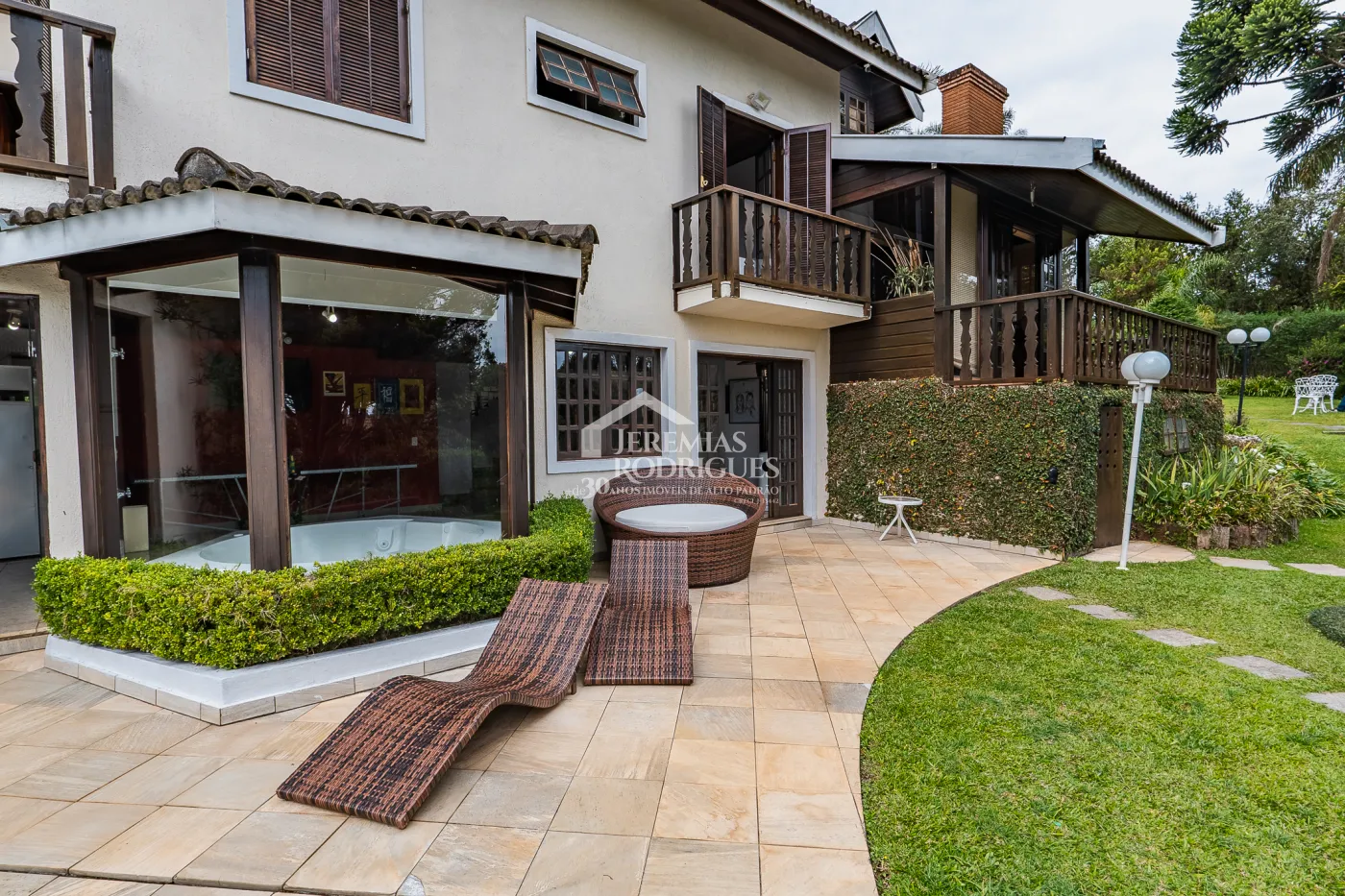 Casa com 4 dormitórios, 450 m² - Atalaia - Campos do Jordão/SP