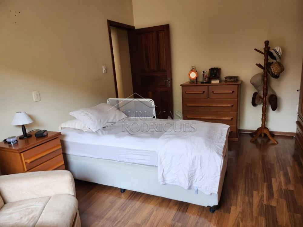 Casa à venda com 4 dormitórios no bairro Alto do Tabaú em  Pindamonhangaba/SP.