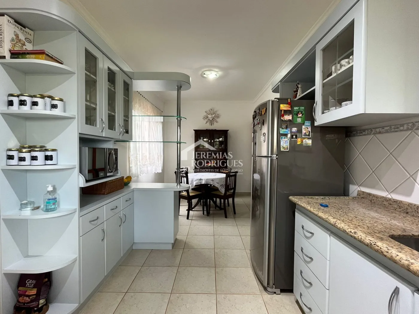 Casa com 4 dormitórios, 421 m² - Condomínio Chácaras Cataguá - Taubaté/SP.