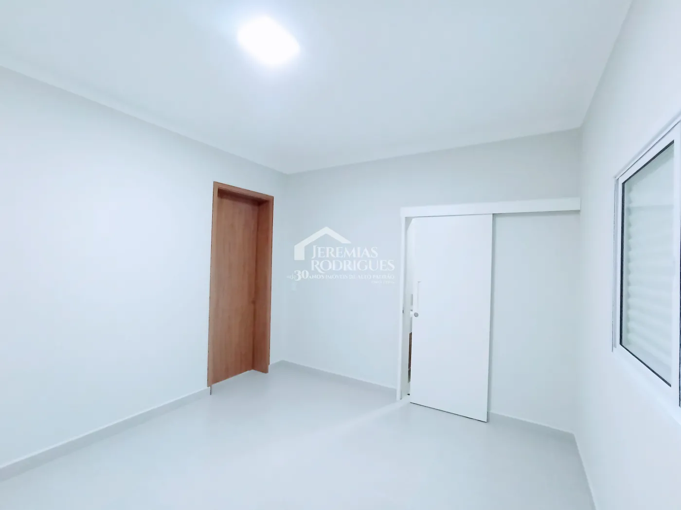 Casa à venda com 3 suítes no Condomínio Residencial Tecoara em Taubaté/SP