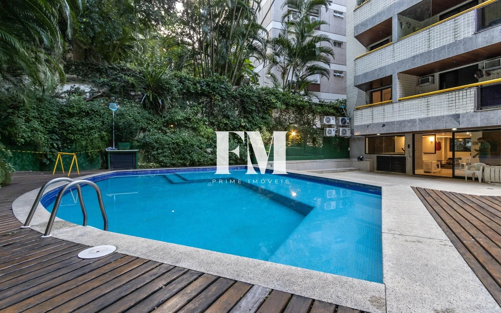 Leblon | Rua Aperana | 2 Quartos (1 Suíte) | 79m² com Varanda e Vaga a Poucos Metros da Praia - foto 51