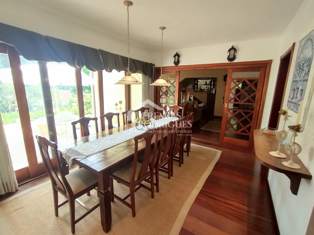 Casa com 4 dormitórios, 380 m² - Condomínio Jardim Véu da Noiva - Campos do Jordão/SP