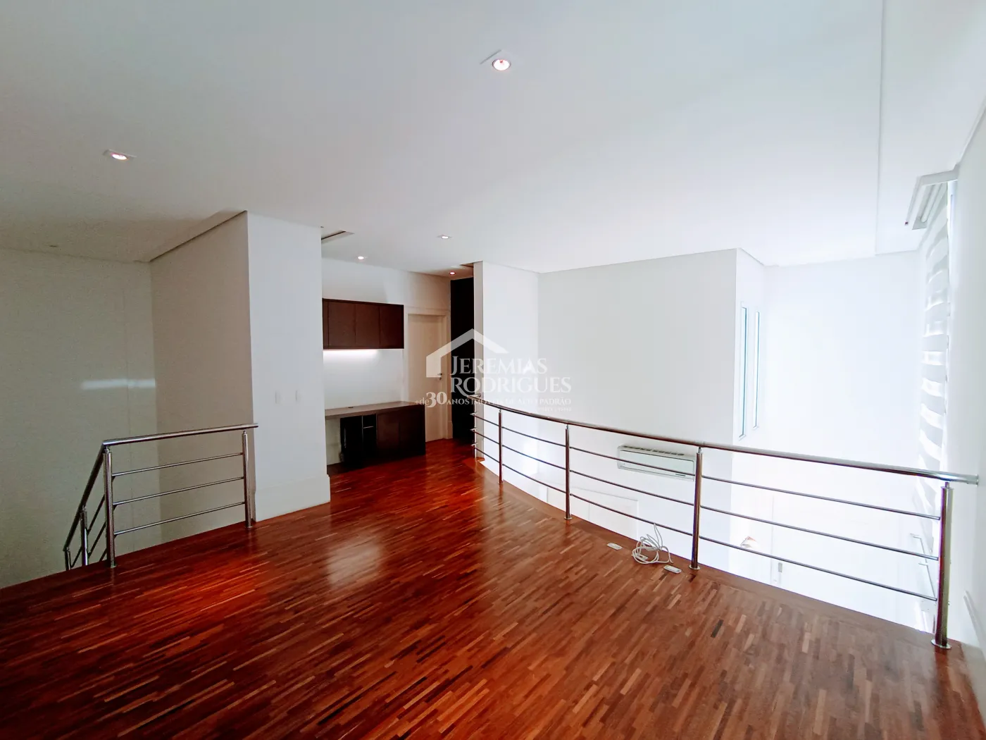 Casa para venda e locação com 4 suítes no Condomínio Taubaté Village em Taubaté/SP.