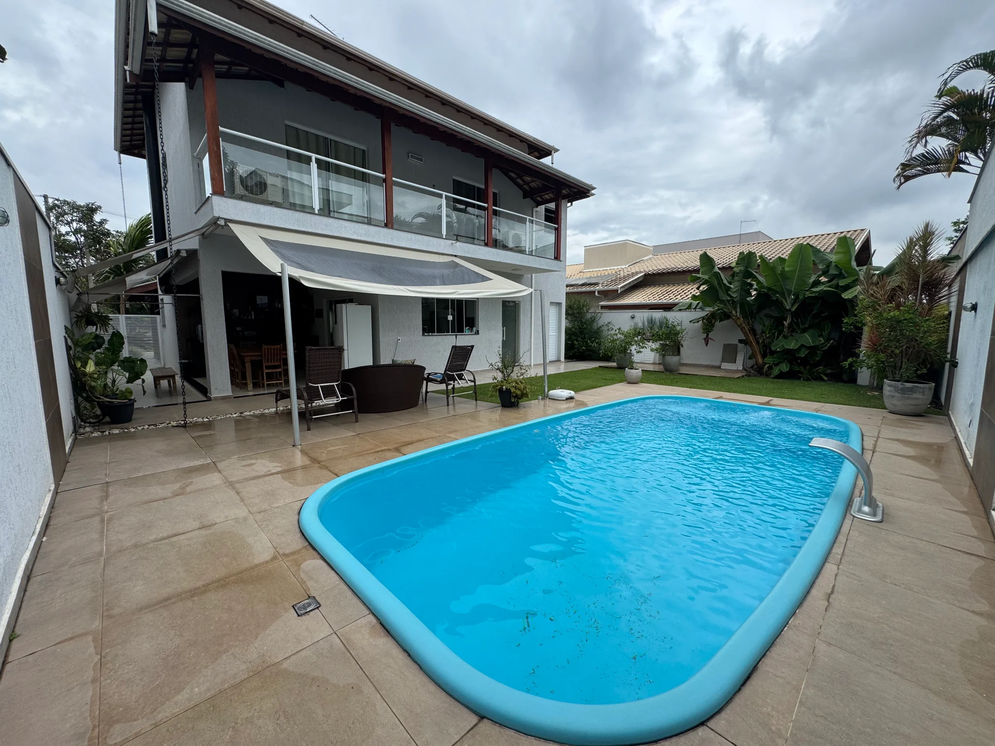 Casa à venda com 3 suítes no Condomínio Reserva dos Lagos em Pindamonhangaba/SP. 