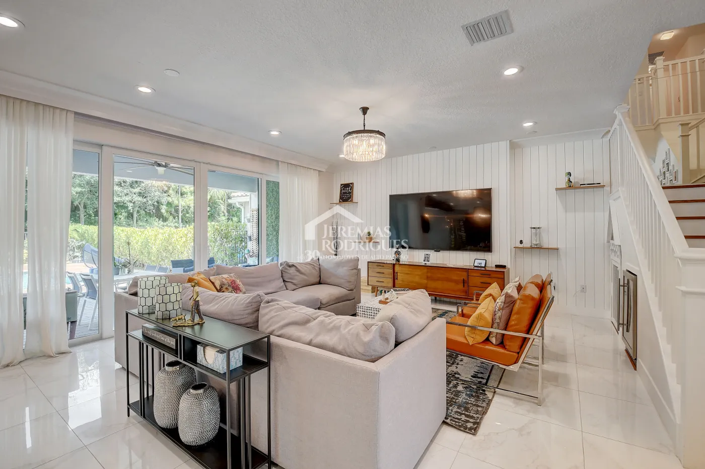 Casa com 4 dormitórios - Condomínio Dakota - Miami/ Flórida