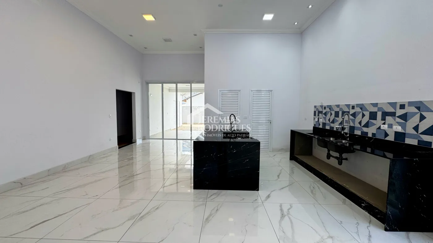 Casa para venda com 3 suítes no Condomínio Reserva dos Lagos em Pindamonhangaba/SP