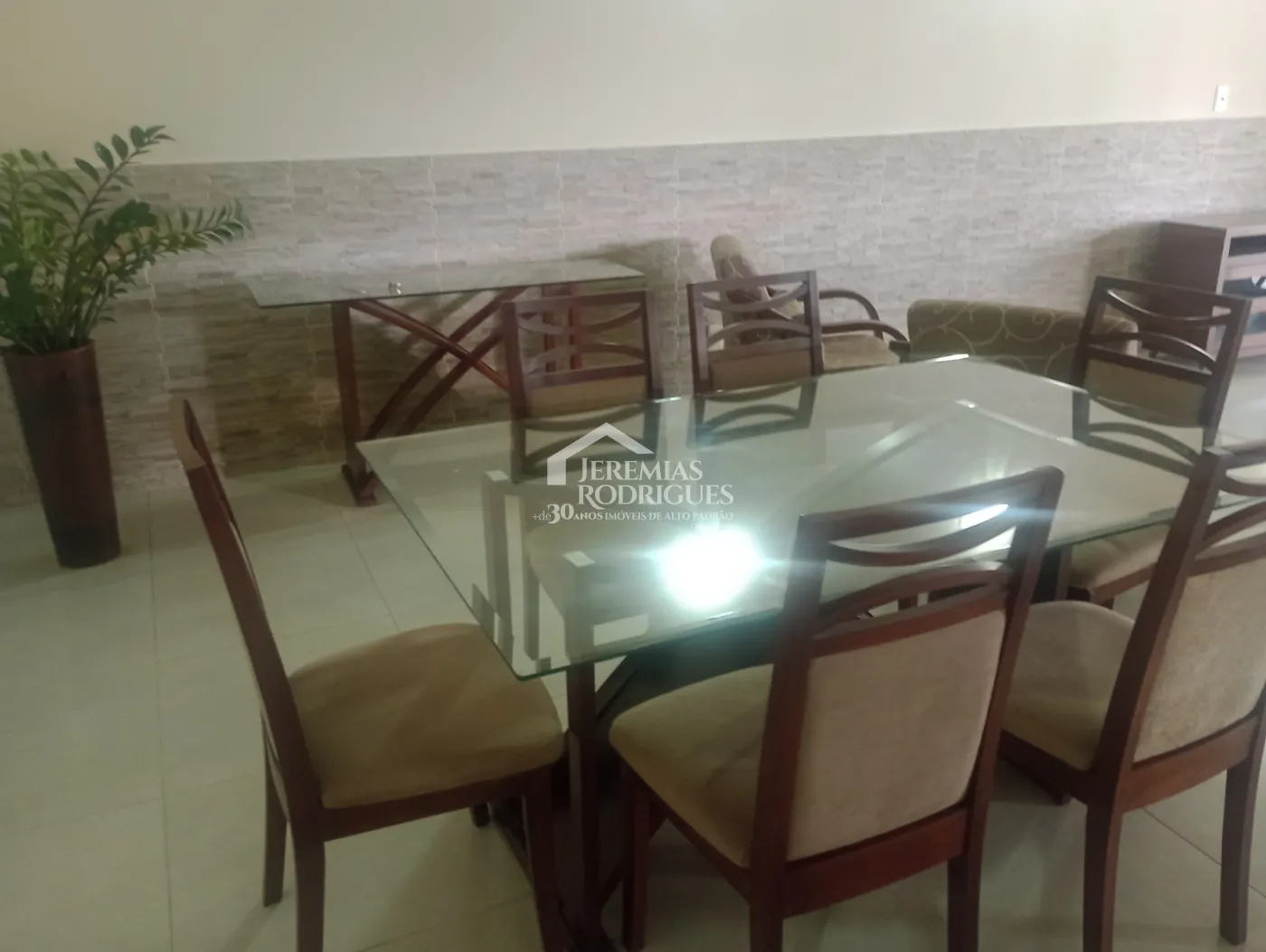 Chácara para locação com 2 dormitórios no Condomínio Recanto do Sol em Pindamonhangaba/SP.