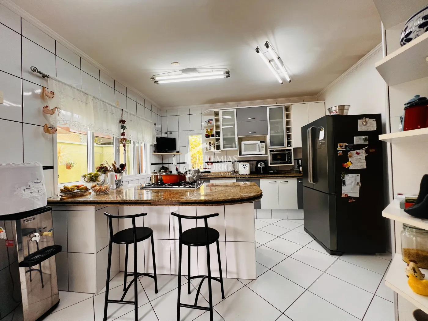 Casa com 4 dormitórios, 305 m² - Condomínio Taubaté Village - Taubaté/SP.