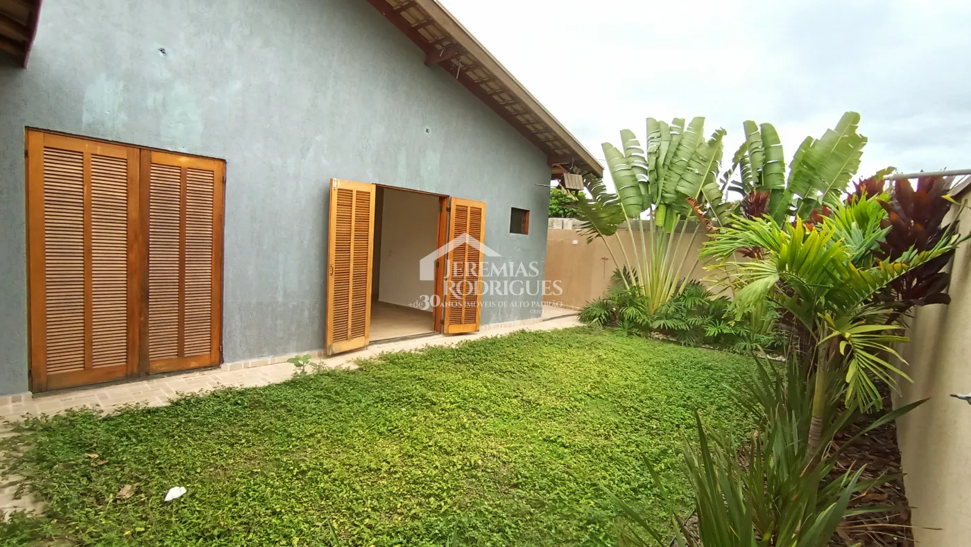 Casa para venda e locação com 3 dormitórios no Condomínio Pontal da Amizade em Taubaté/SP.
