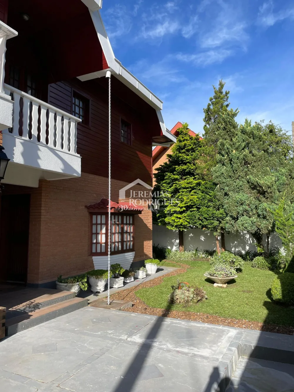 Casa com 4 suítes, 350 m² -  Vila Francalanza - Campos do Jordão/SP.