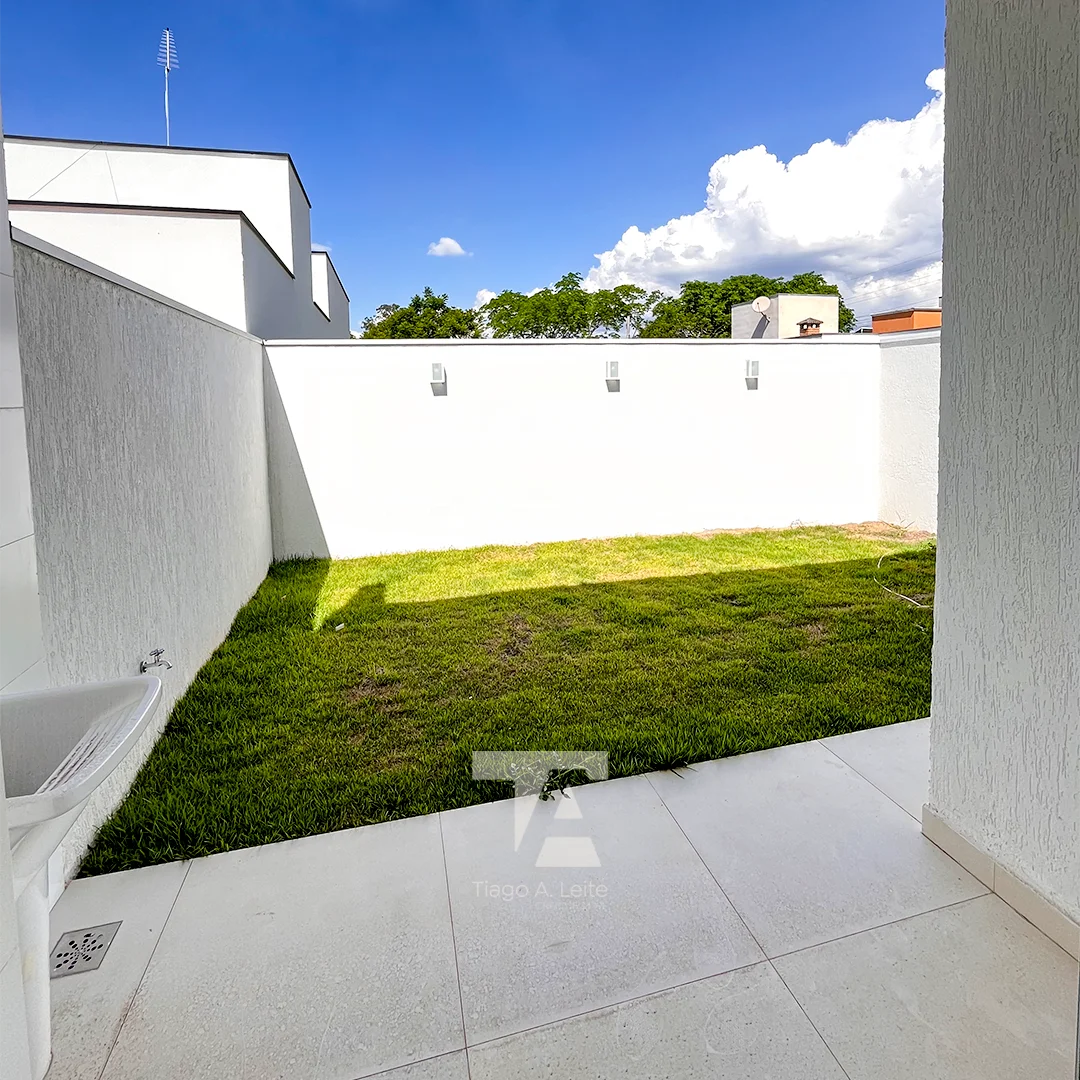 Casa térrea com 3 dormitórios à venda no Laguna Residencial em Pindamonhangaba/SP