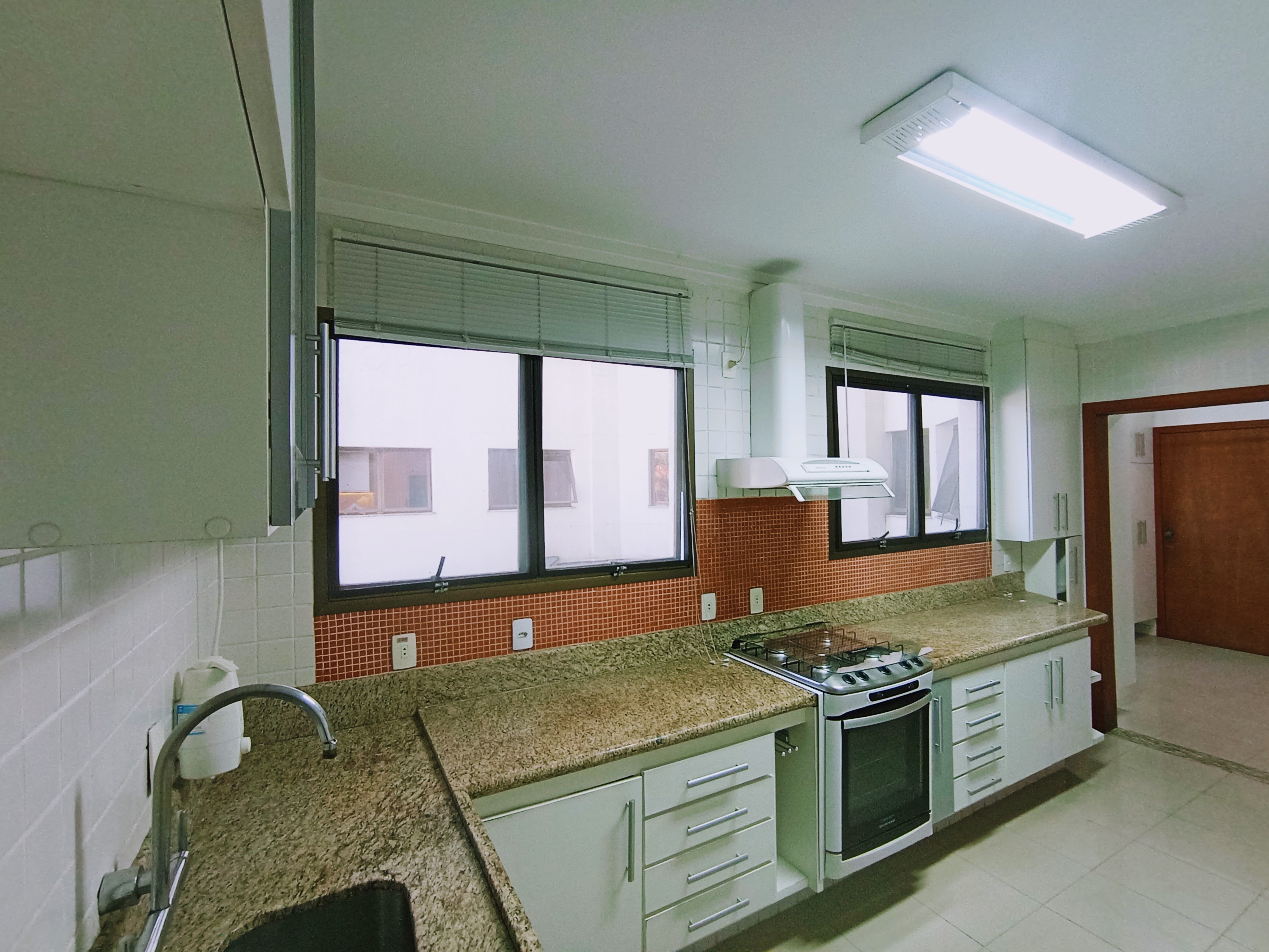 Apartamento à venda com 3 dormitórios, 171 m² no Condomínio Green Tower em Taubaté/SP.