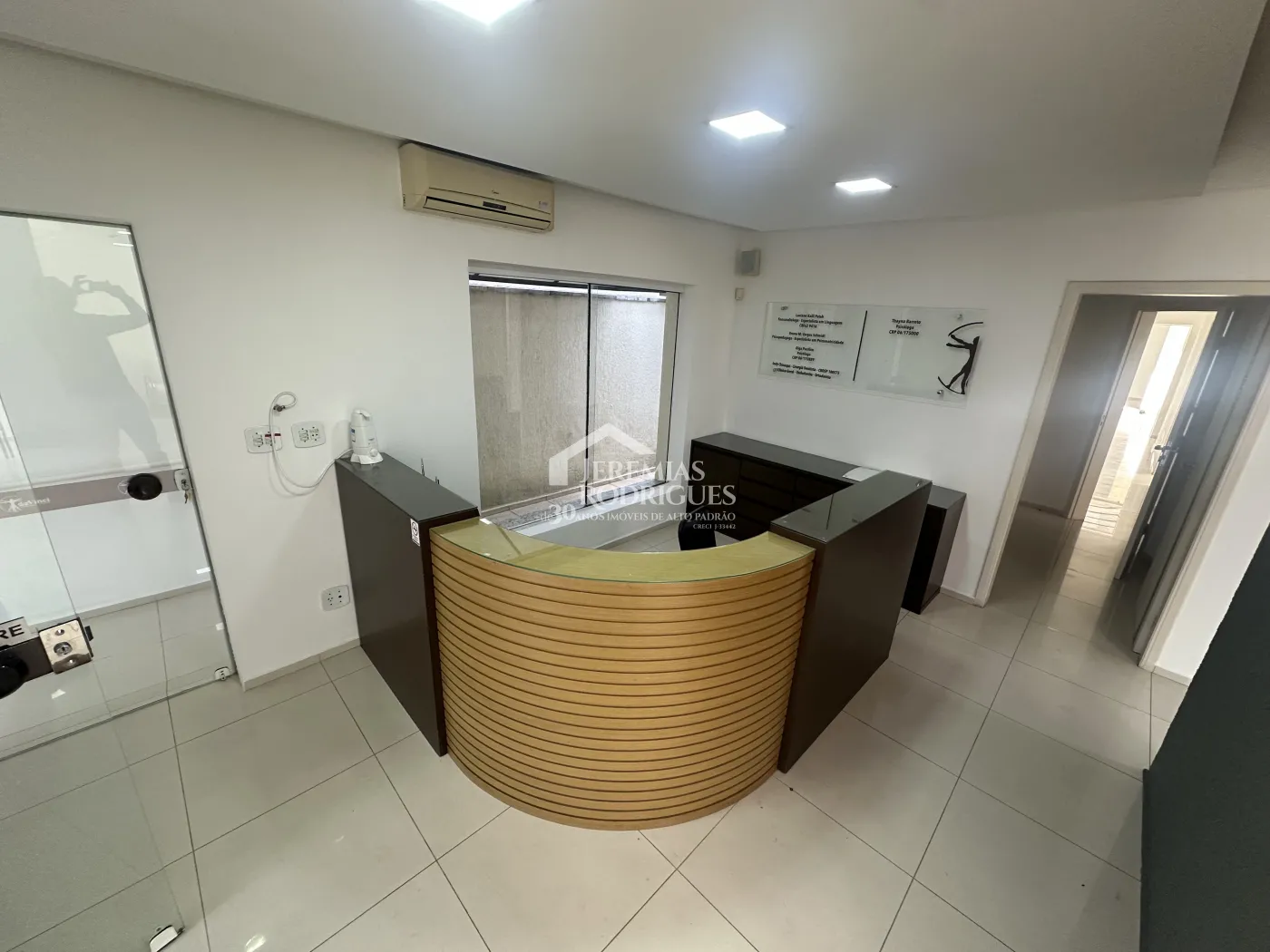 Prédio Comercial com 470 m² no Centro em Pindamonhangaba/SP