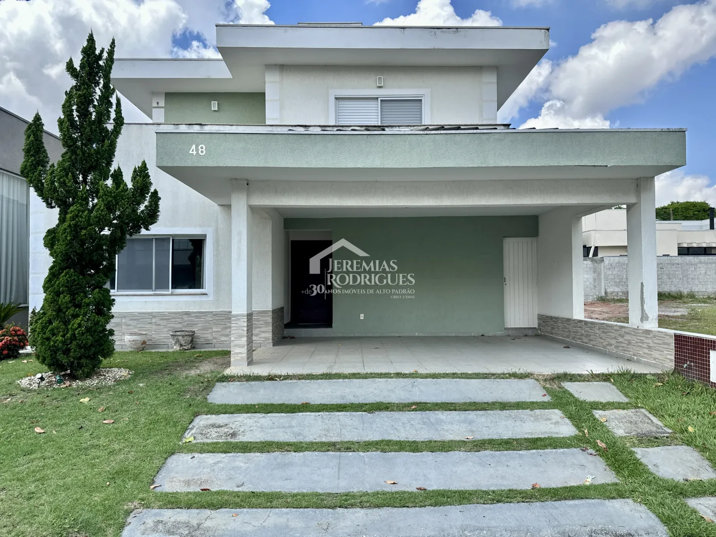 Casa para venda e locação com 4 suítes no Condomínio Campos do Conde II em Tremembé/SP