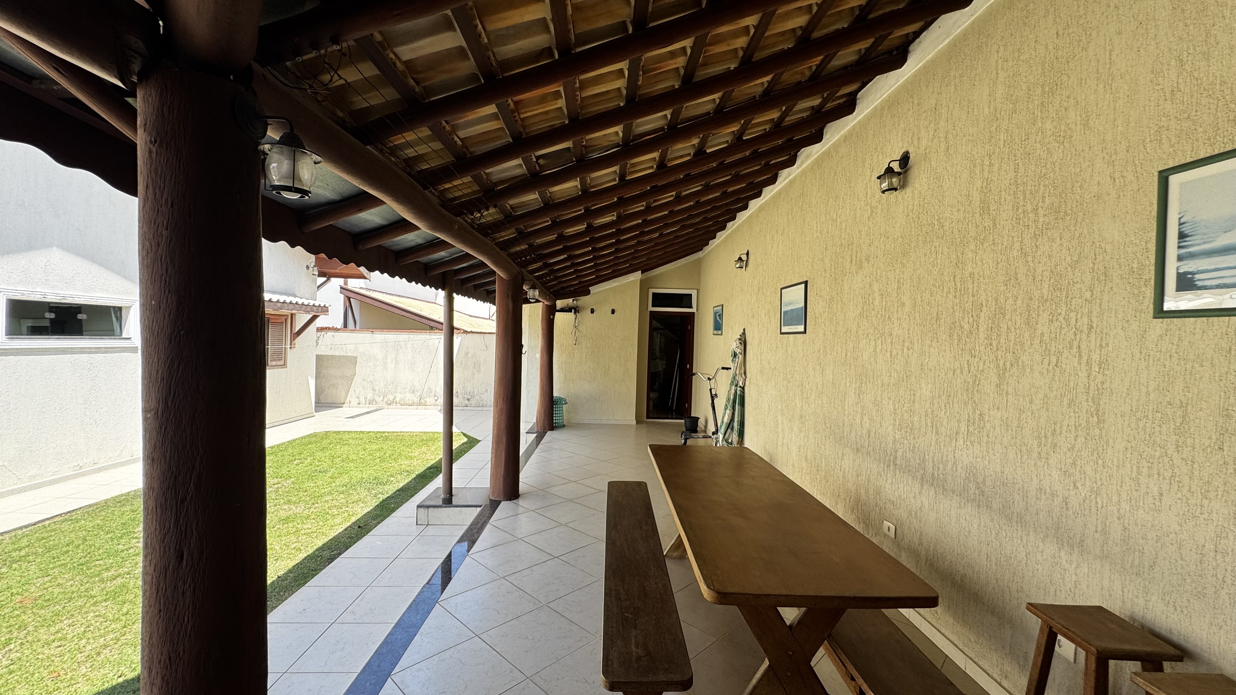 Casa à venda com 3 dormitórios no Condomínio Real Ville em Pindamonhangaba/SP.