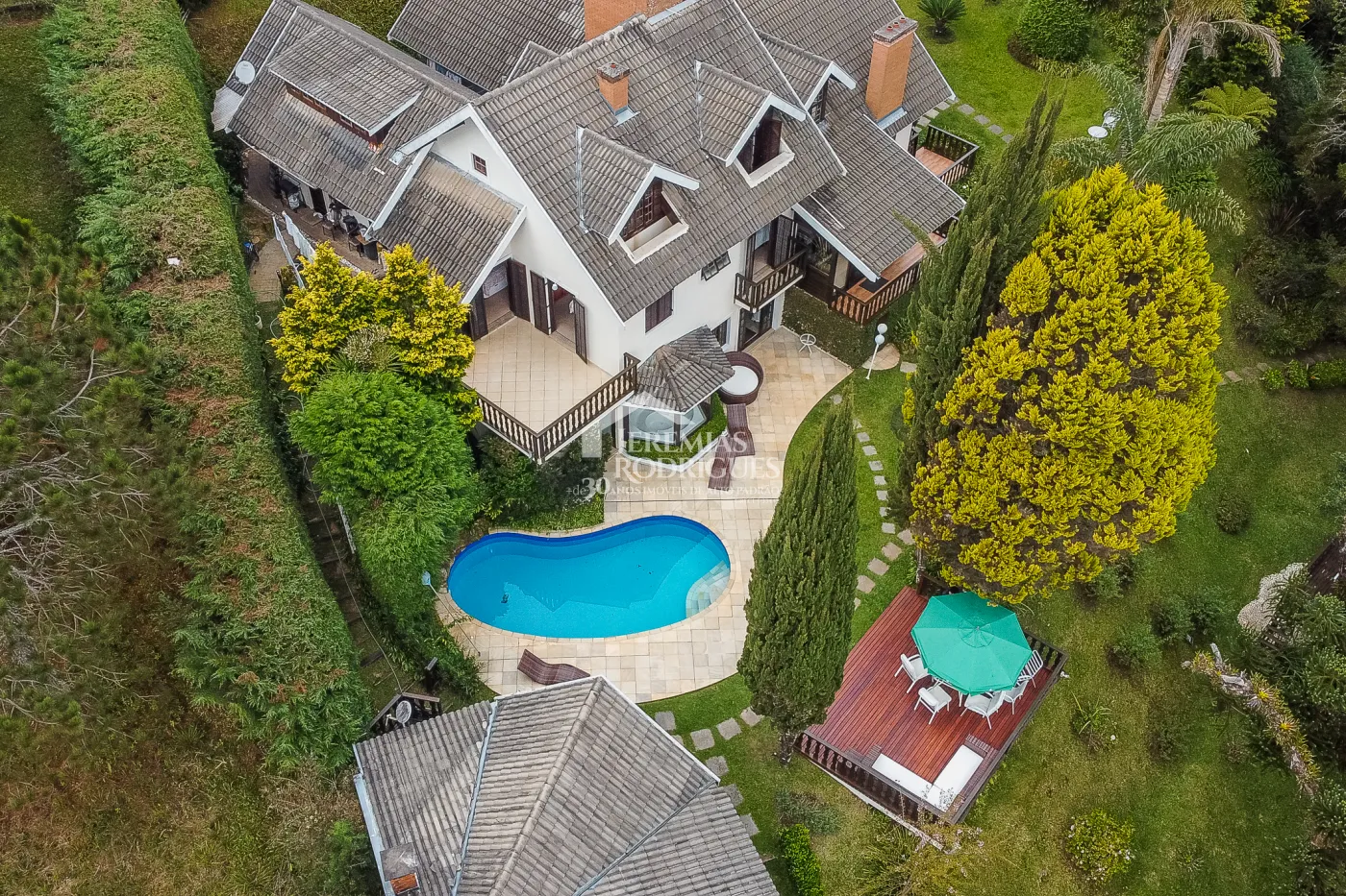 Casa com 4 dormitórios, 450 m² - Atalaia - Campos do Jordão/SP