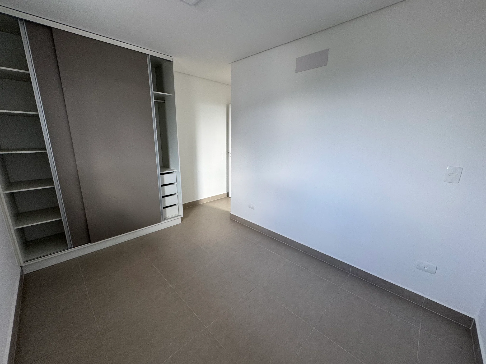 Apartamento à venda com 3 dormitórios, 127 m² no Edifício Eduarda em Ubatuba/SP. 