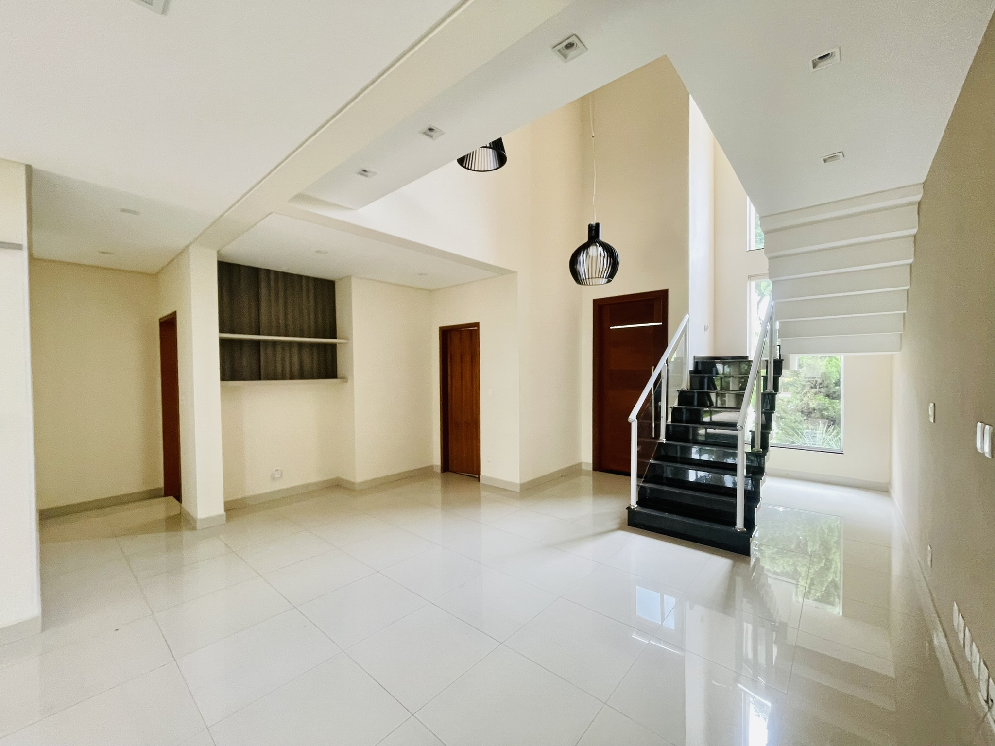 Casa para locação com 4 dormitórios no Condomínio Campos do Conde II em Tremembé/SP.