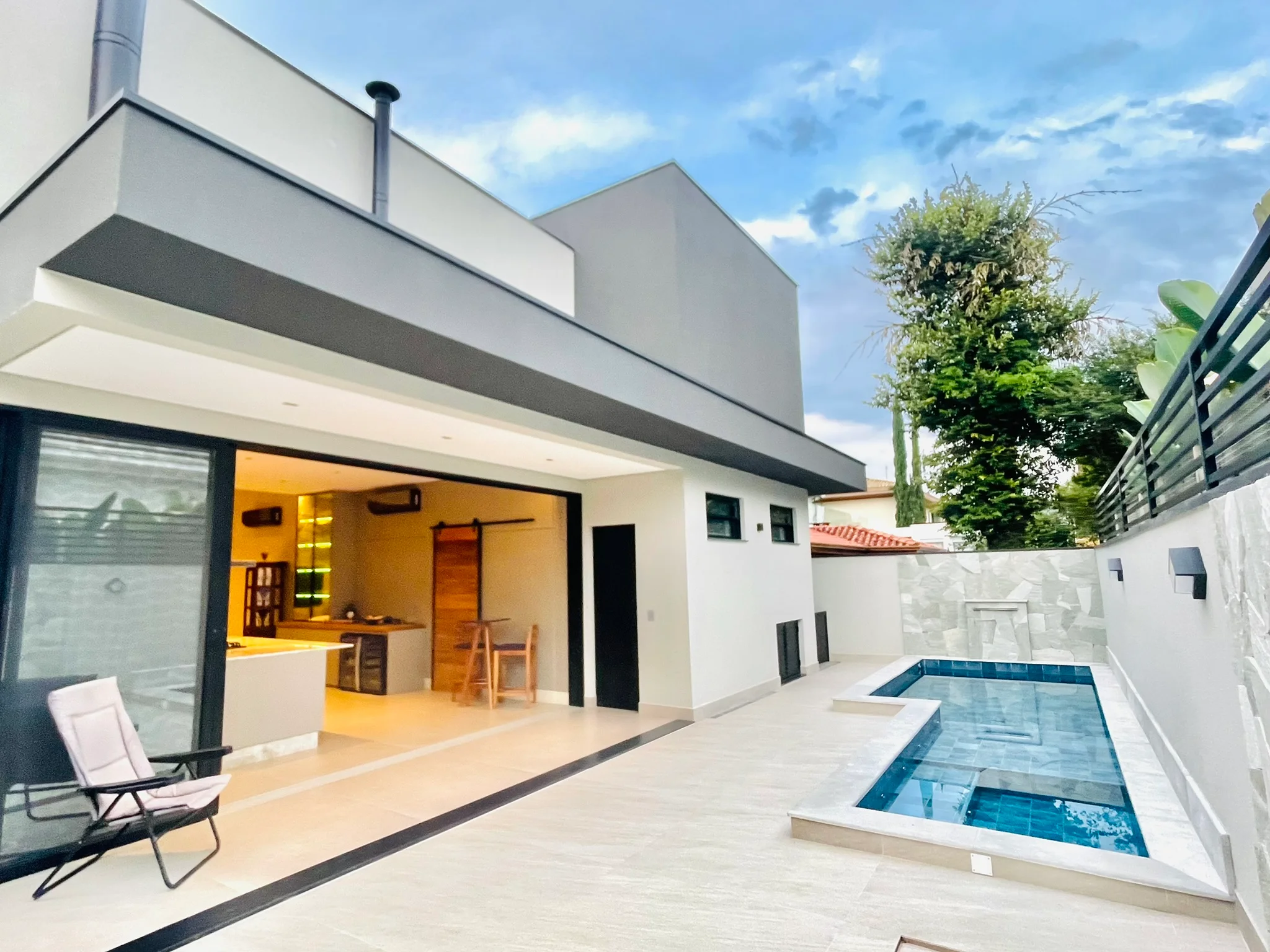 Casa à venda no Condomínio Residencial Taubaté Village em Taubaté/SP.