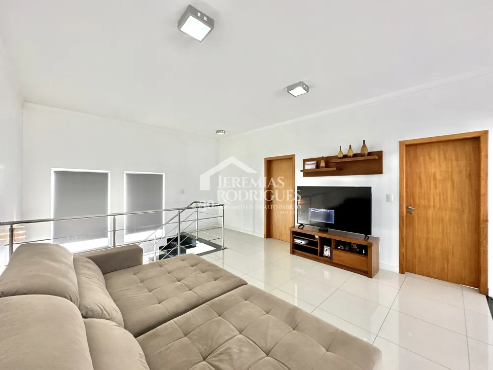 Casa mobiliada para locação no Condomínio Campos do Conde I em Tremembé/SP. 