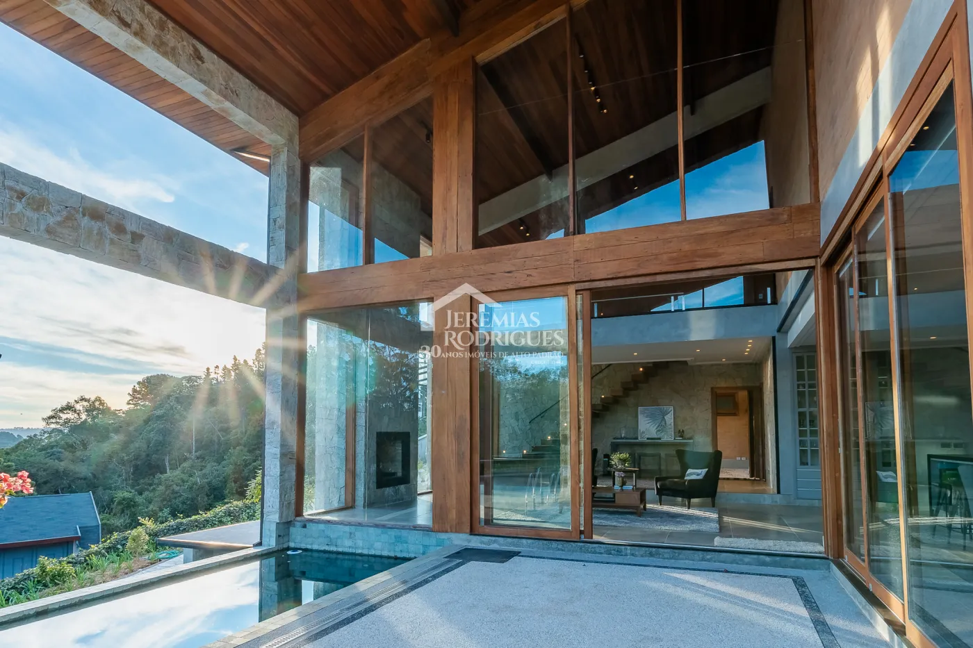Casa com 4 suítes no condomínio Reserva Figueiredo em Campos do Jordão/SP
